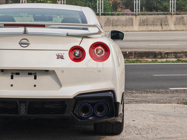 [Carbon Material Carpet] 2025 Nissan GT-R 3.8L (A) - 5
