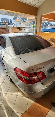 2012 Mercedes Benz E200 CGI BlueEFCY - 2