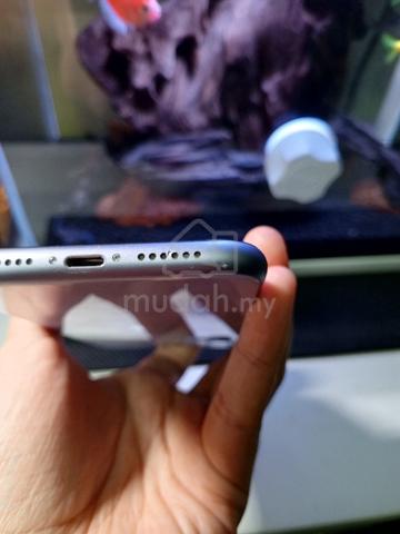 iPhone 11 256GB - photo 4 of 6