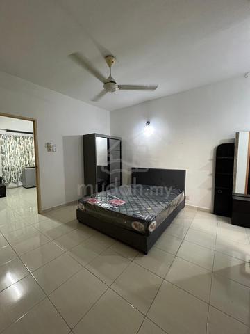 The Embassy Suites (Duta Impian) 1