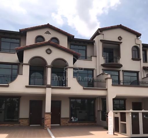 Fully furnished 3sty house Diamond city semenyih selangor 1