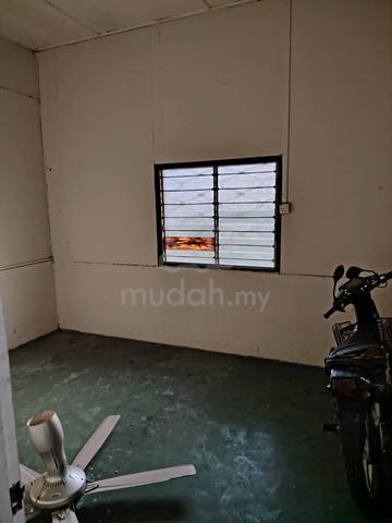 Single Storey End lot Jalan Sekolah Cina, Kulai, Malay Only 4