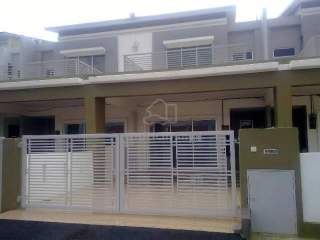 Bilik untuk perempuan sahaja. Non-sharing room and bathroom. 1