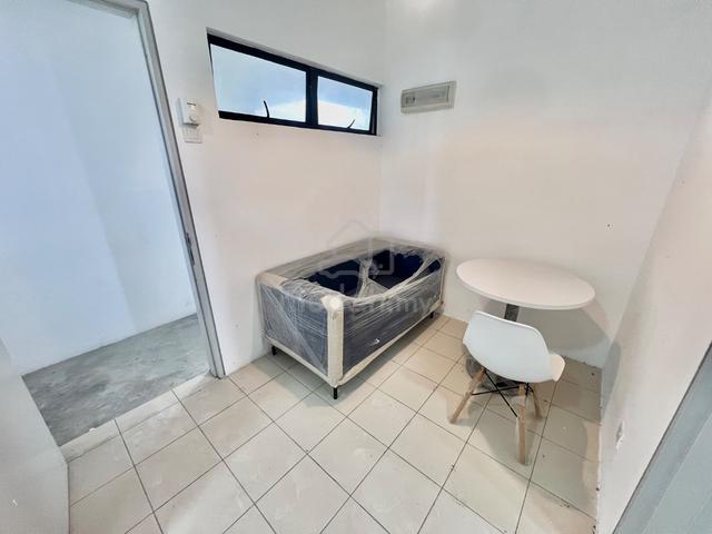Uni Suites 1