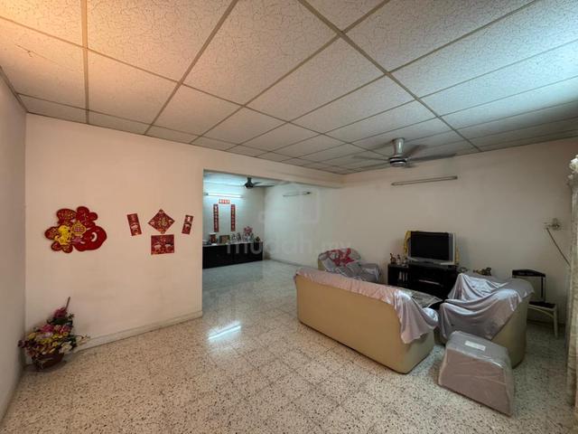 Jelutong Georgetown 2 Storey Terrace ; Concrete Flooring 1