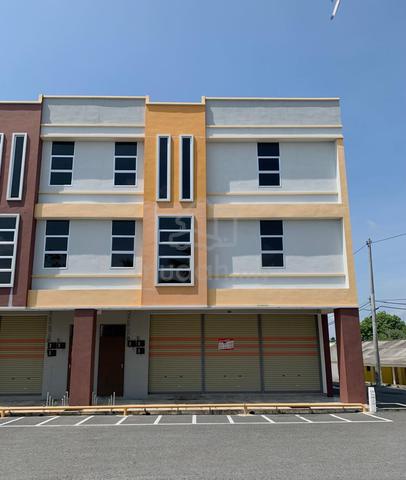 3-Tingkat Corner Lot Kedai Untuk Disewa di Arau, Perlis 1