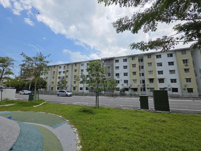 Flat Taman Santuari 1