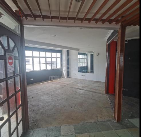 Subang Jaya USJ 21 Corner Shop 2nd Floor Near LRT Station To Let 1