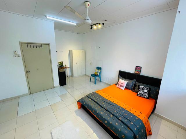 USJ 16 Landed, Master Room Attach Private Bathroom, Nice Comfortable 1