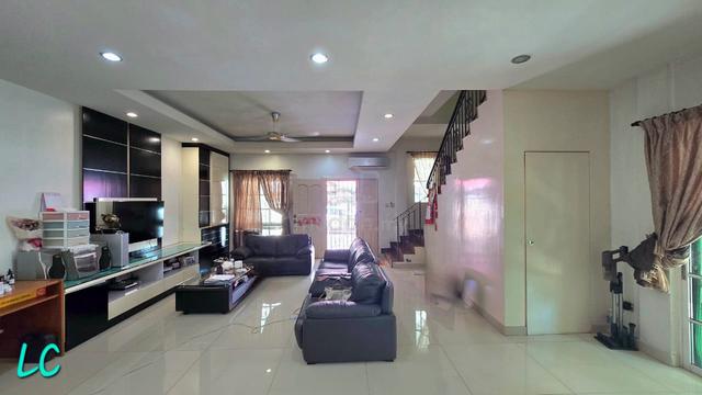 Taman Segar, Double Storey Terrace Inter Corner, Kolombong 1