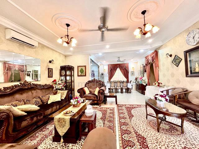 SPACIOUS Bungalow with Pool & Solar Panel Seksyen 2 Shah Alam 1