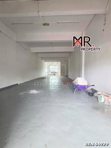FACING MAIN ROAD @ Ground Floor Shop Lot Bandar Amanjaya FOR RENT 1