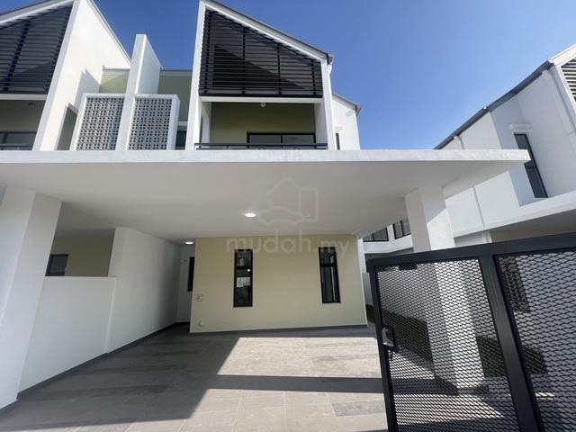 AVELA, 2 Storey Terrace, Bandar Rimbayu House for Rent 1