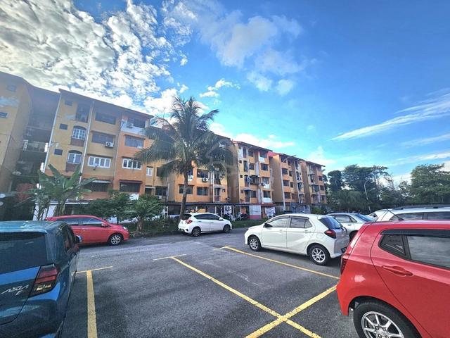 Flat PKNS Seksyen 8 Shah Alam 1