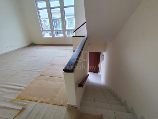 Imperial Jade Bandar Baru Seri Alam Masai 2.5-Storey Terrace House 2