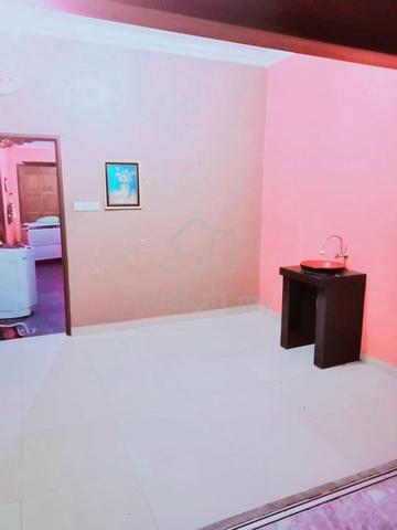Rawang Bandar Sungai Buaya (Medium Room) 1