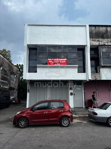 Shop Lot by the main road for rent 1