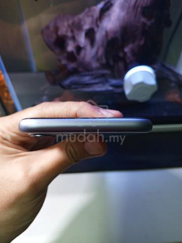 iPhone 11 256GB - photo 5 of 6
