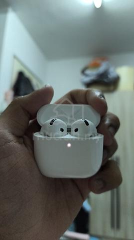 Apple Airpods 4(ANC) - photo 4 of 5
