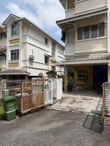 END LOT 1.5 storey Townhouse at Presint 16, Putrajaya 1