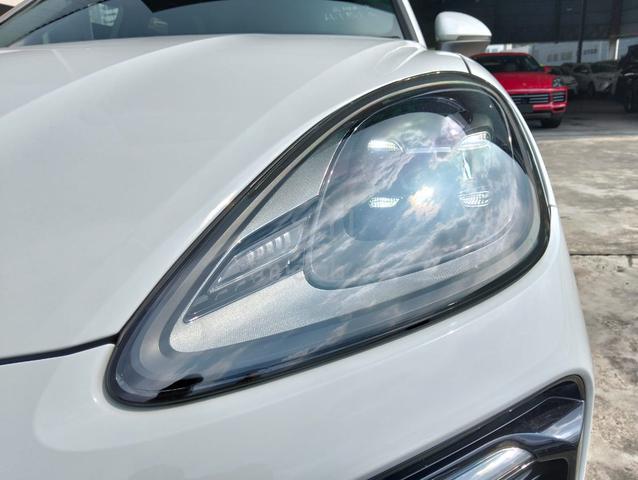 4.5B 16K KM MILEA 2023 Porsche CAYENNE 3.0 COUPE - 4