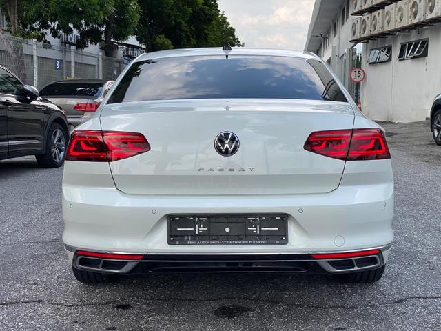 2022 Volkswagen PASSAT R-LINE 2.0L (A) - 4