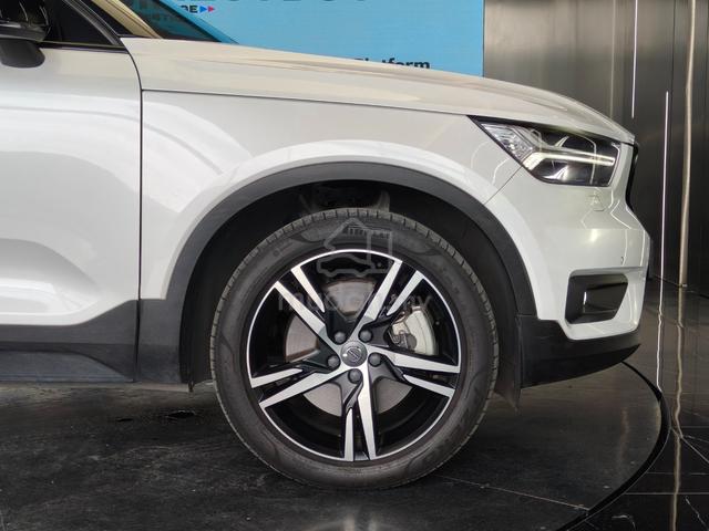 2021 Volvo XC40 2.0 T5 AWD Recharge FSR U/Wrrty - 4