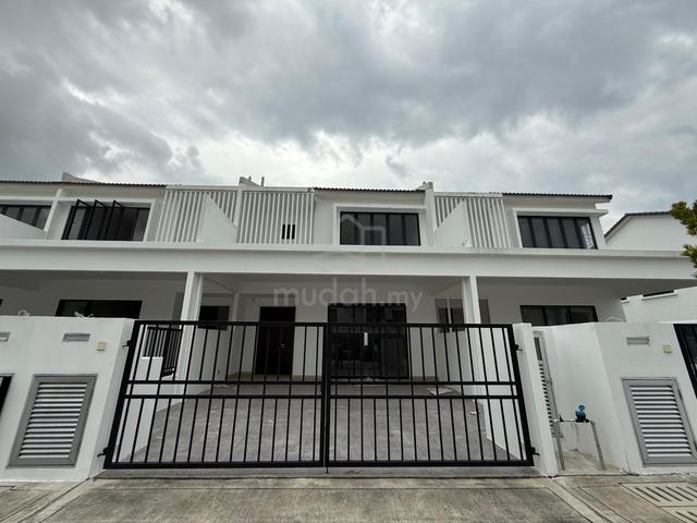 Sejati Lakeside 2 storey 4r4b House 22x70 Cyberjaya LDP , MEX, ELITE 1