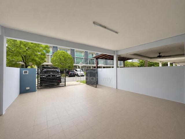 SPACIOUS 3 Storey Terrace Bangi Avenue 3, Bangi 1