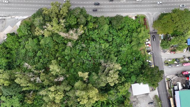 31,000 sq.ft COMMERCIAL LAND Main road fronting, high exposure 1