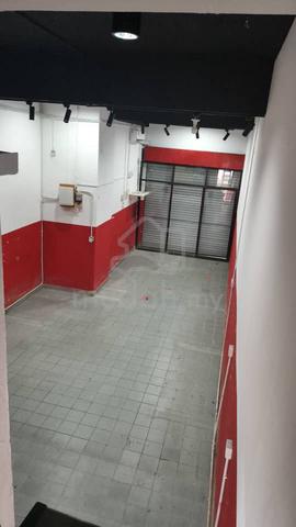 3/4 of Half shop lot for rent 1