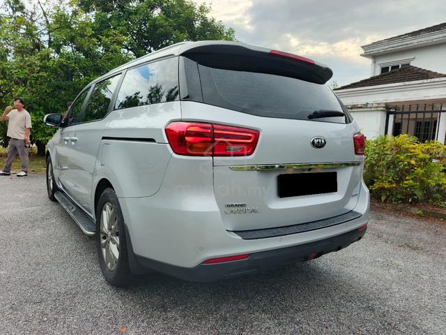 CASHBACK 11 SEATER 2020 Kia GRAND CARNIVAL 2.2 - 3