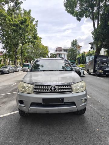 2011 Toyota FORTUNER 2.5 G (A) - 3