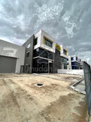 Rawang nice industrial park ,facing main road , beside highway 1