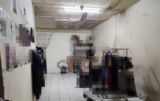 Batu 12 RPR Single Storey Intermediate Terrace House For Sale 1