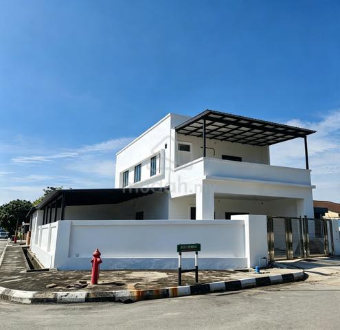 PRIME LOCATION Double-Storey Corner House 1
