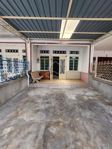 Well maintained Georgetown 2 Storey terrace house for sale 1