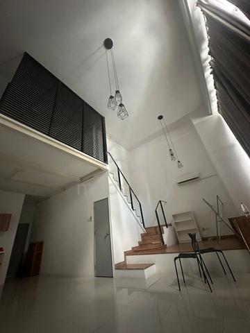 Empire City, Colonial Loft 1