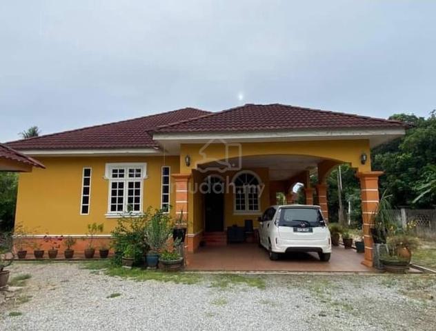 Banglo tanah luas -fully furnished di lokasi strategik-dekat jln utama 1