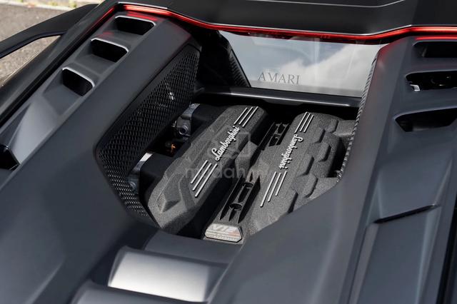 2024 Lamborghini Revuelto NERO NOCTIS - 5