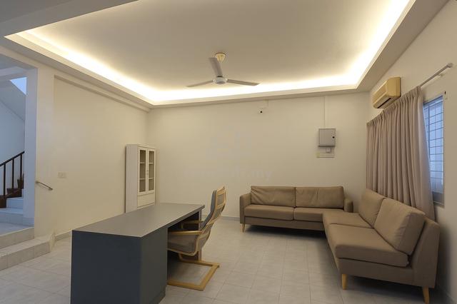 Air Putih Prime Location Freehold House In Good Condition 1