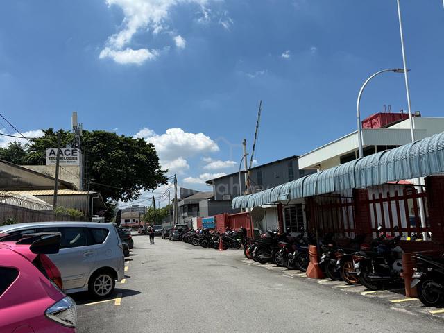 PJS 51 Semi D 1.5 Storey Factory for rent 3