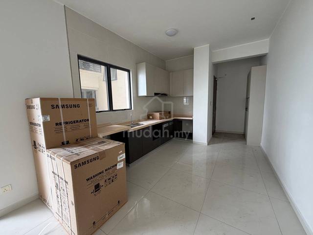 Bay Laurel @ Country Garden Danga Bay 1