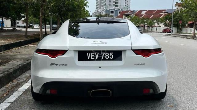 2019 Jaguar F-TYPE 2.0 COUPE (A) - 4