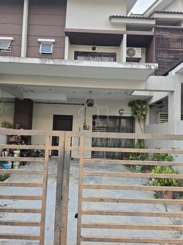 Clean & Nice Double Storey Terrace Tmn Indah KLIA Sepang 1