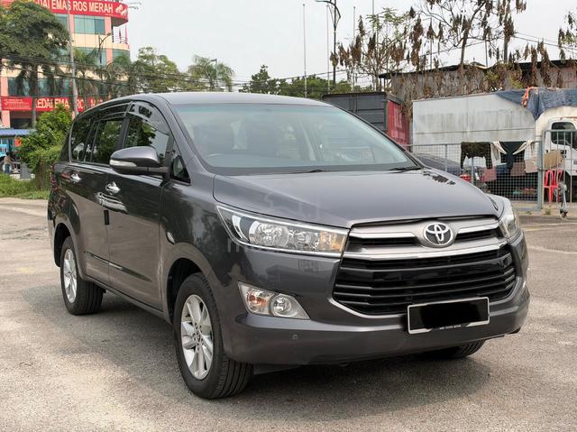 Toyota Innova 2.0 G - 1
