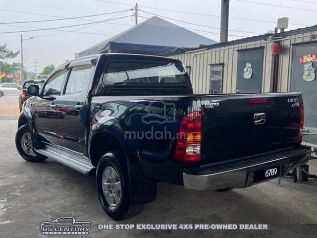 Toyota HILUX D.CAB 2.5 (A) - 2