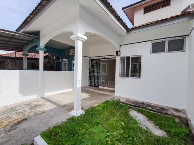 New paint ❗Single Storey Mahkota Impian, Fasa 1 Puncak Alam 1