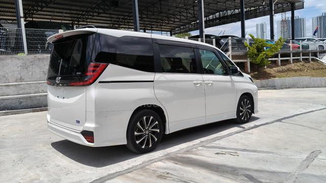 2022 Toyota NOAH 2.0 Z (A) - 3