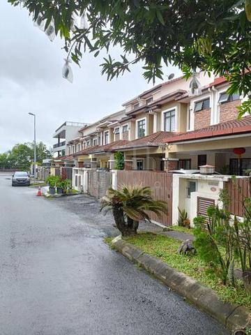 Bandar Puteri Puchong Jaya 2.5sty 5rooms 4baths reno & extended Sale 1